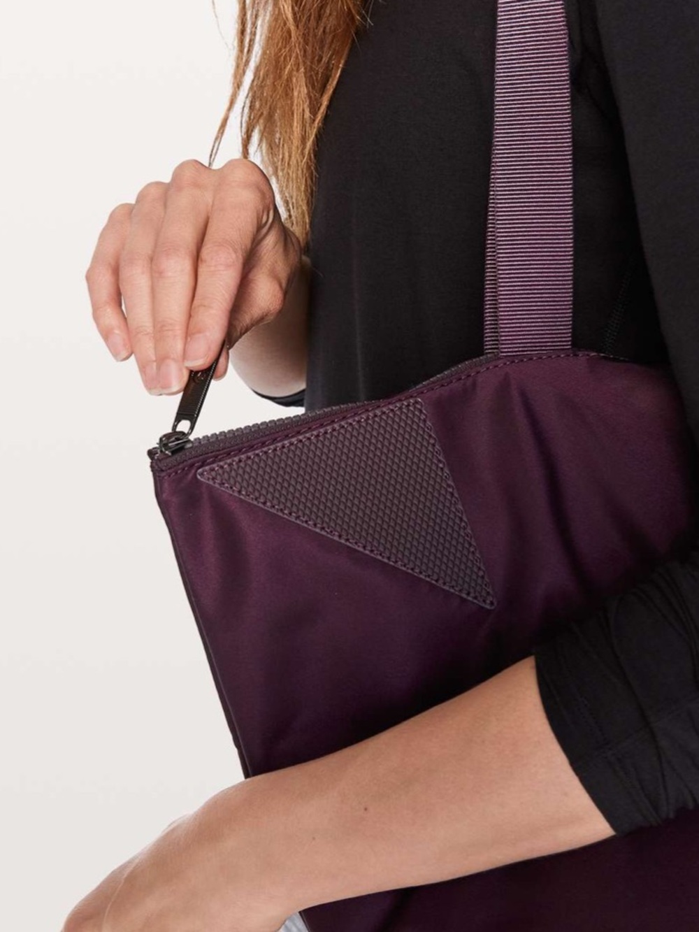 Lululemon Acute Tote 23L Black Cherry - Picture 4 of 15